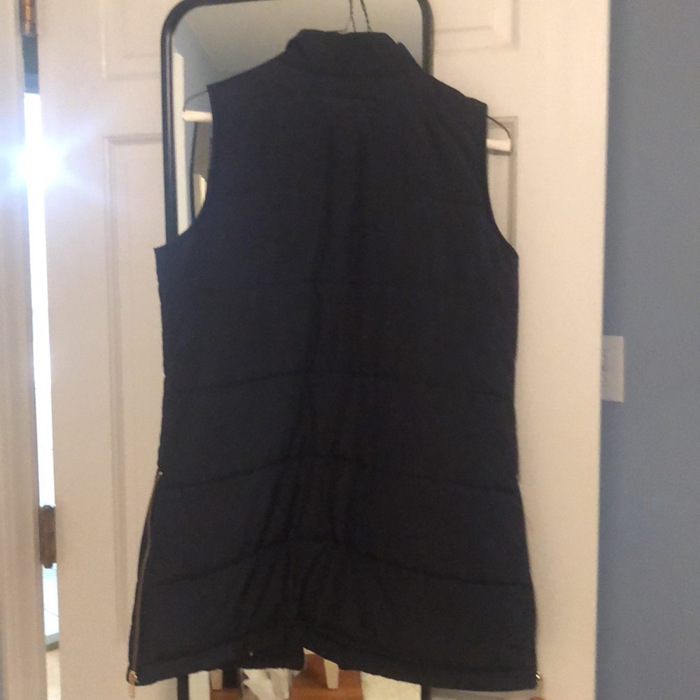 Crown & Ivy Vest - Picture 3 of 3